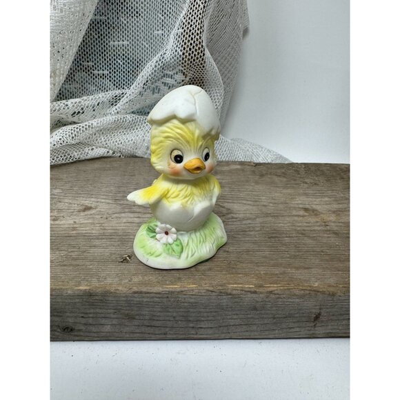 Vintage Lefton Hand Painted Chick Breaking Out of Shell Figurine 547 - Picture 2 of 5